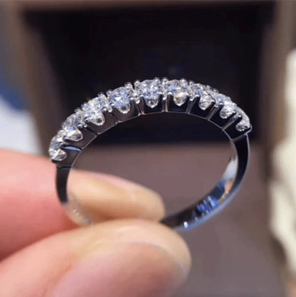 The Daybreak Daisy Band Ring