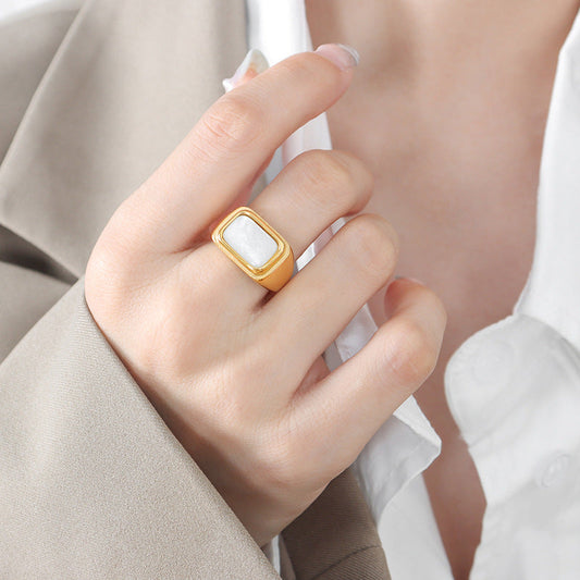 Leia Pearlescent Ring