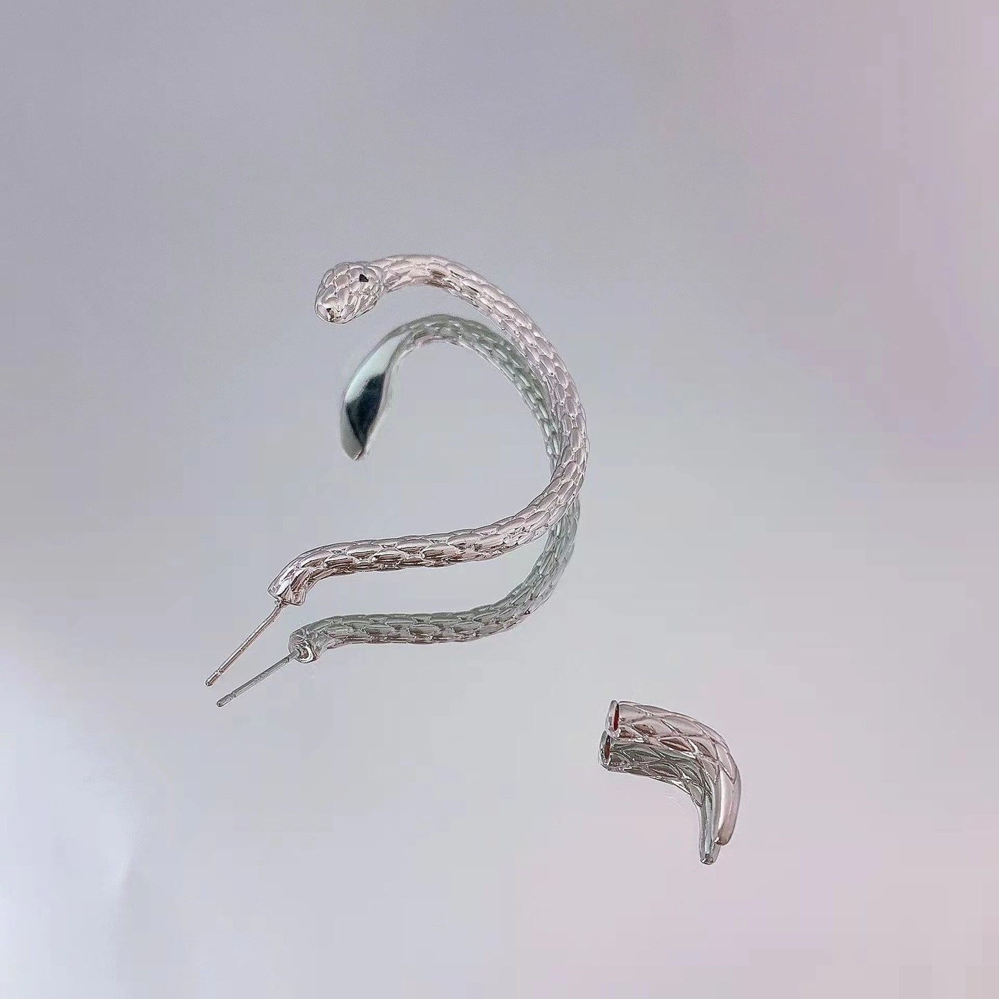SLYTHERIN EARCUFF EARRINGS